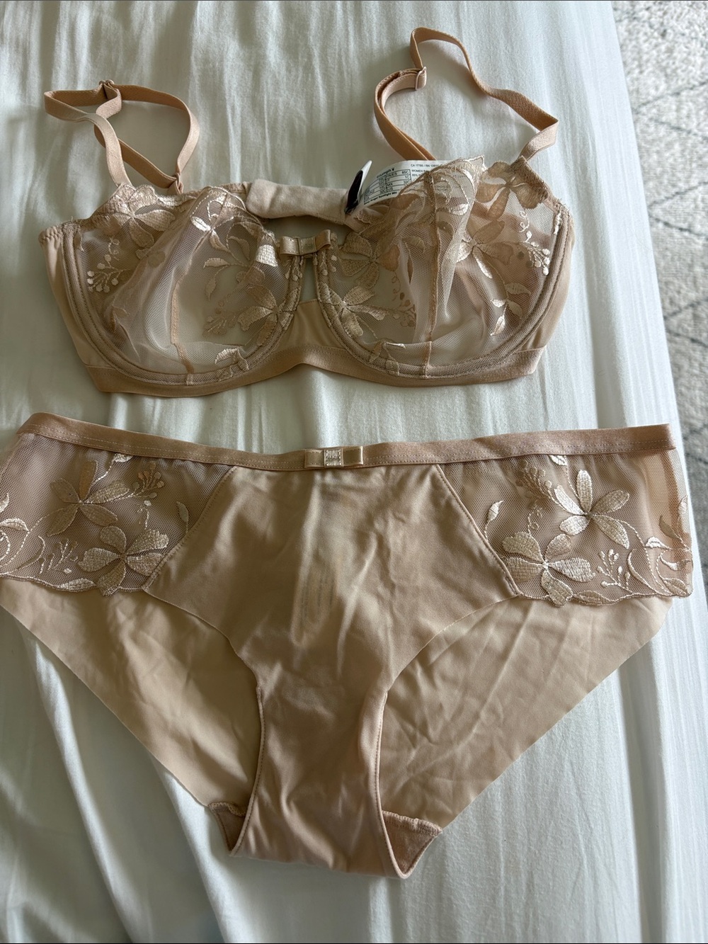 Triumph Sheer Floral Embroidered Bra & Brief Set in Nude Blush Size 32C & small